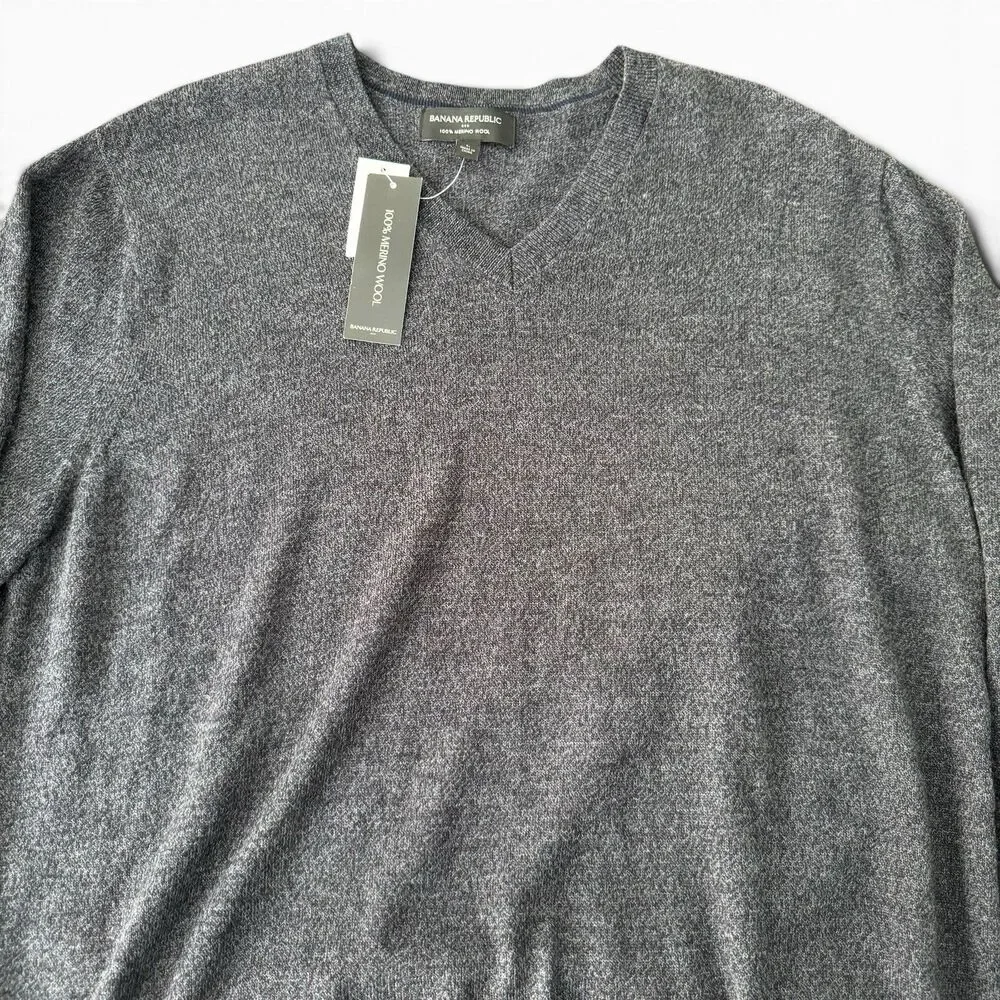 Banana Republic 100% Merino Wool V Neck Sweater Men Large Gray Pullover NWT New